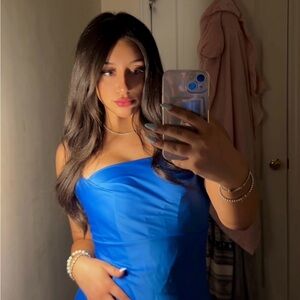 Meet your Posher, Claudia